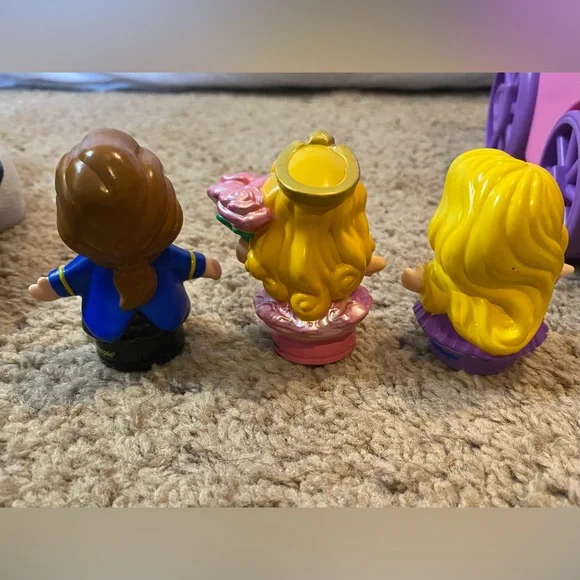 Fisher Price Little People Royal Wedding Carriage - Picture 13 of 13